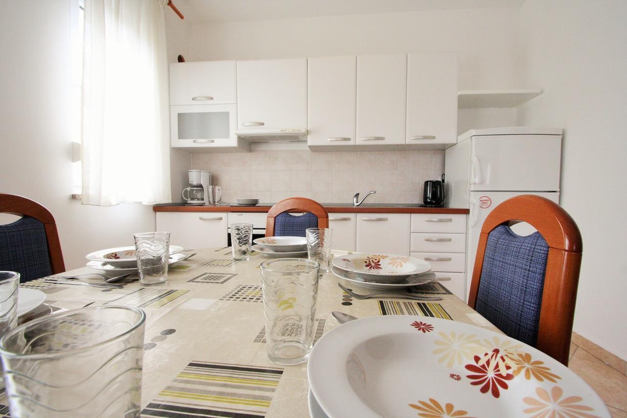 Apartment Bilic With Balcony Poreč Buitenkant foto